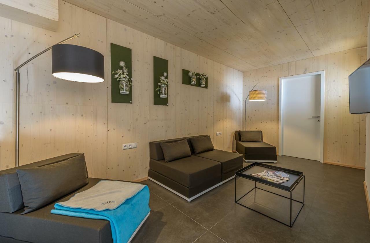 Riverside Residence 弗拉绍 外观 照片
